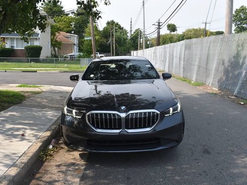 Used 2025 BMW 530i RWD image 3