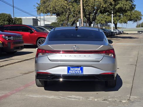 Certified 2021 Hyundai Elantra Limited w/ Cargo Package image 5