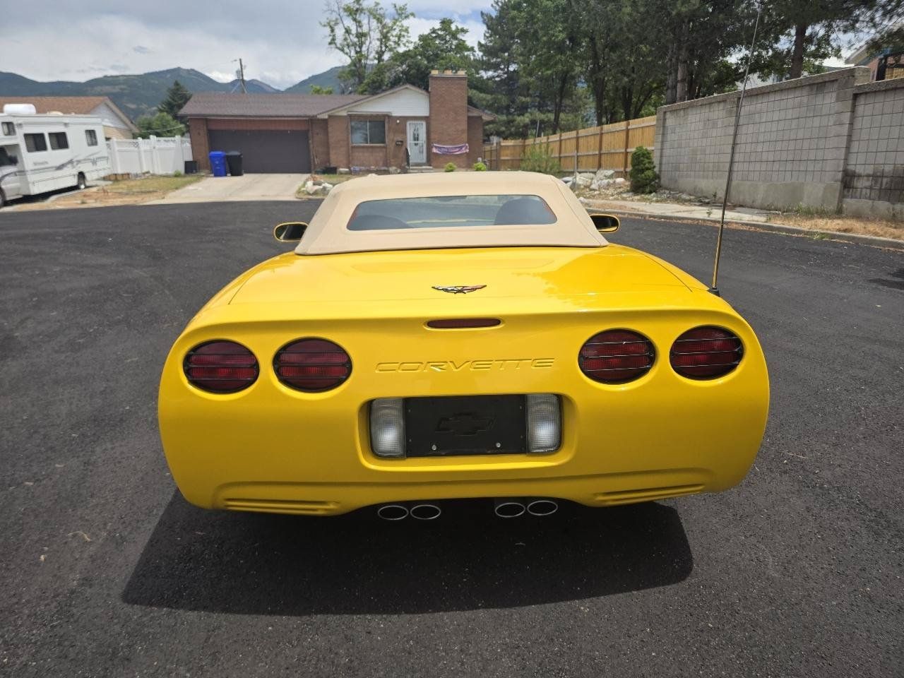 Used 2002 Chevrolet Corvette Convertible w/ Preferred Equipment Group2 RWD image 5