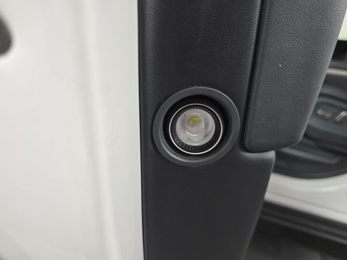 Used 2023 Rivian R1S Adventure AWD/4WD image 32