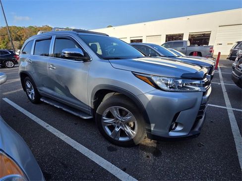 Used 2018 Toyota Highlander Limited image 1