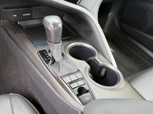 Used 2024 Toyota Camry SE FWD image 18