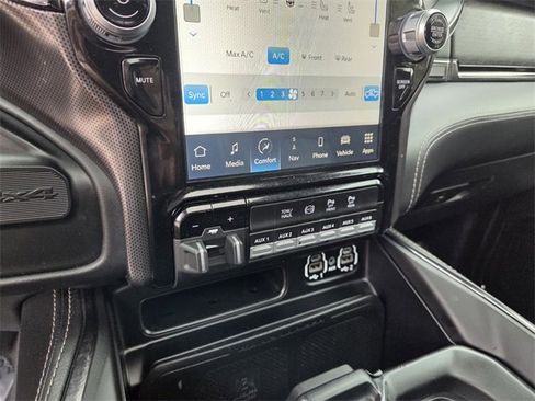 Certified 2022 RAM 2500 Limited image 27