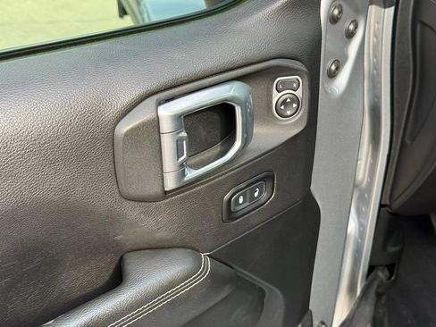Used 2020 Jeep Wrangler Unlimited Sahara AWD/4WD image 11
