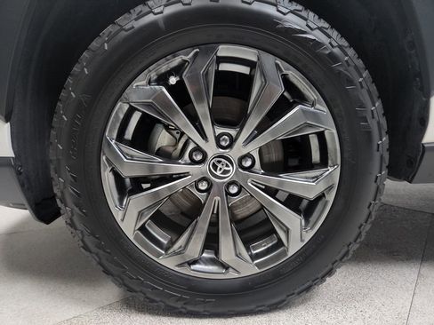 Used 2022 Toyota RAV4 Limited AWD/4WD image 27