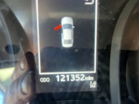 Used 2021 Toyota Camry SE FWD image 7