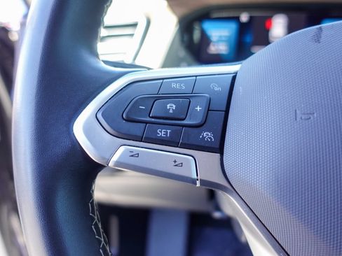 Used 2024 Volkswagen Atlas SE FWD image 13