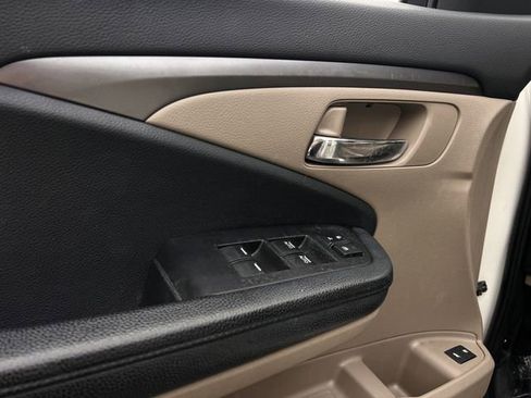 Used 2017 Honda Pilot EX-L image 11