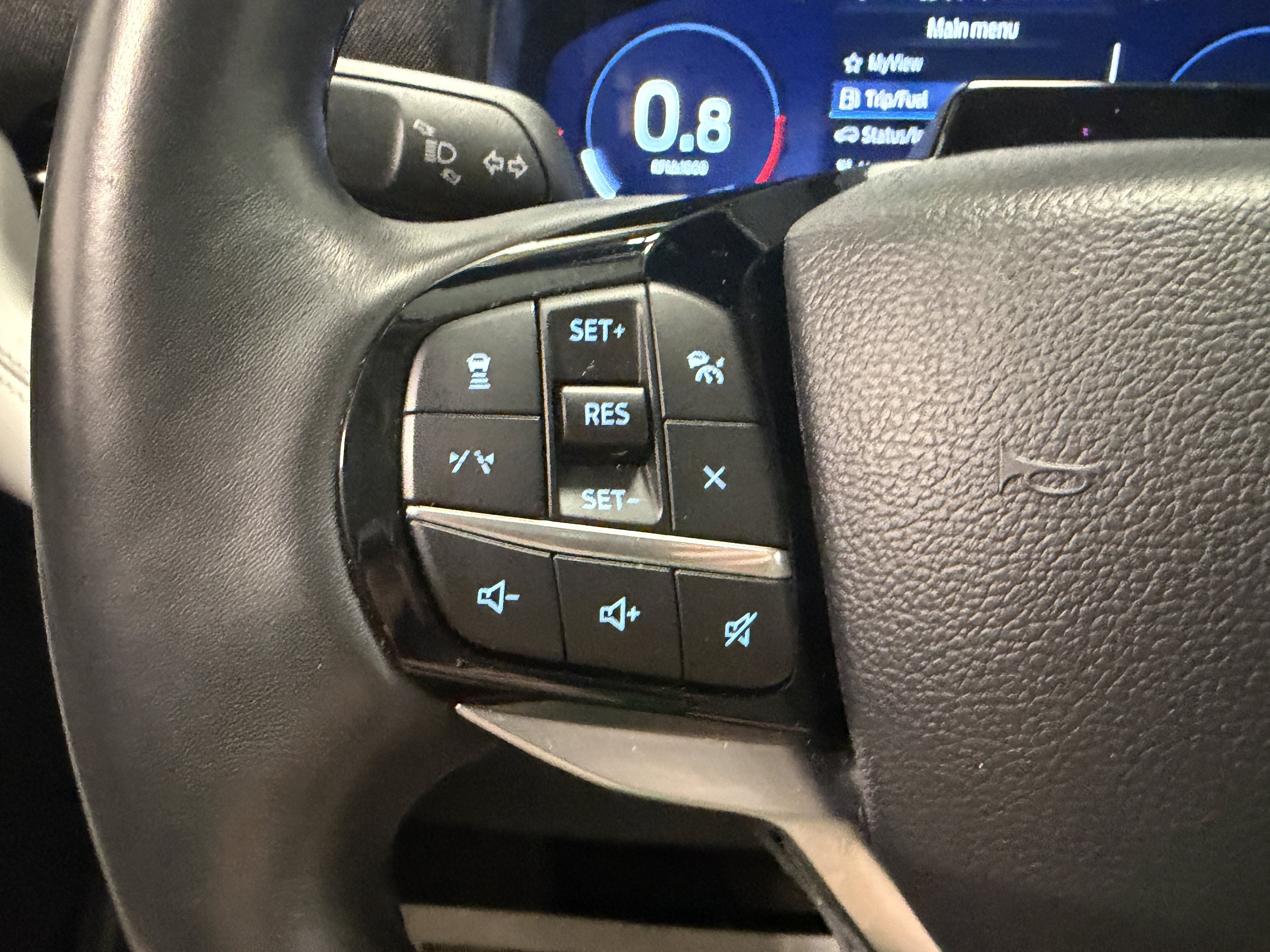 Used 2025 Ford Explorer Platinum w/ LUX Leather Package AWD/4WD image 16