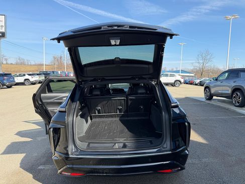 Used 2024 Cadillac Lyriq Luxury w/ LPO, Floor Liner Package image 18