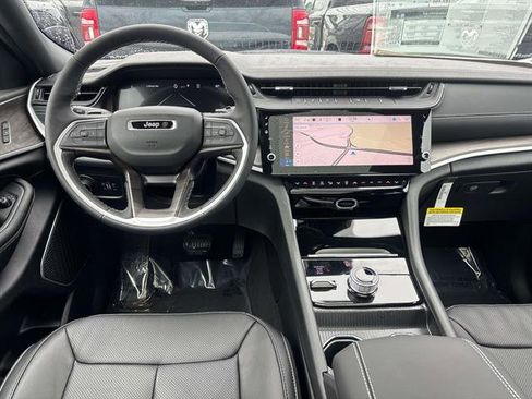 New 2026 Jeep Grand Cherokee Limited AWD/4WD image 10