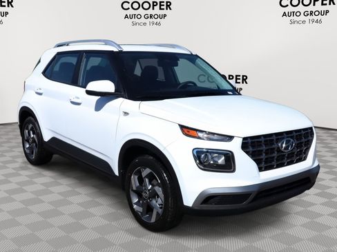 New 2026 Hyundai Venue SEL FWD image 1