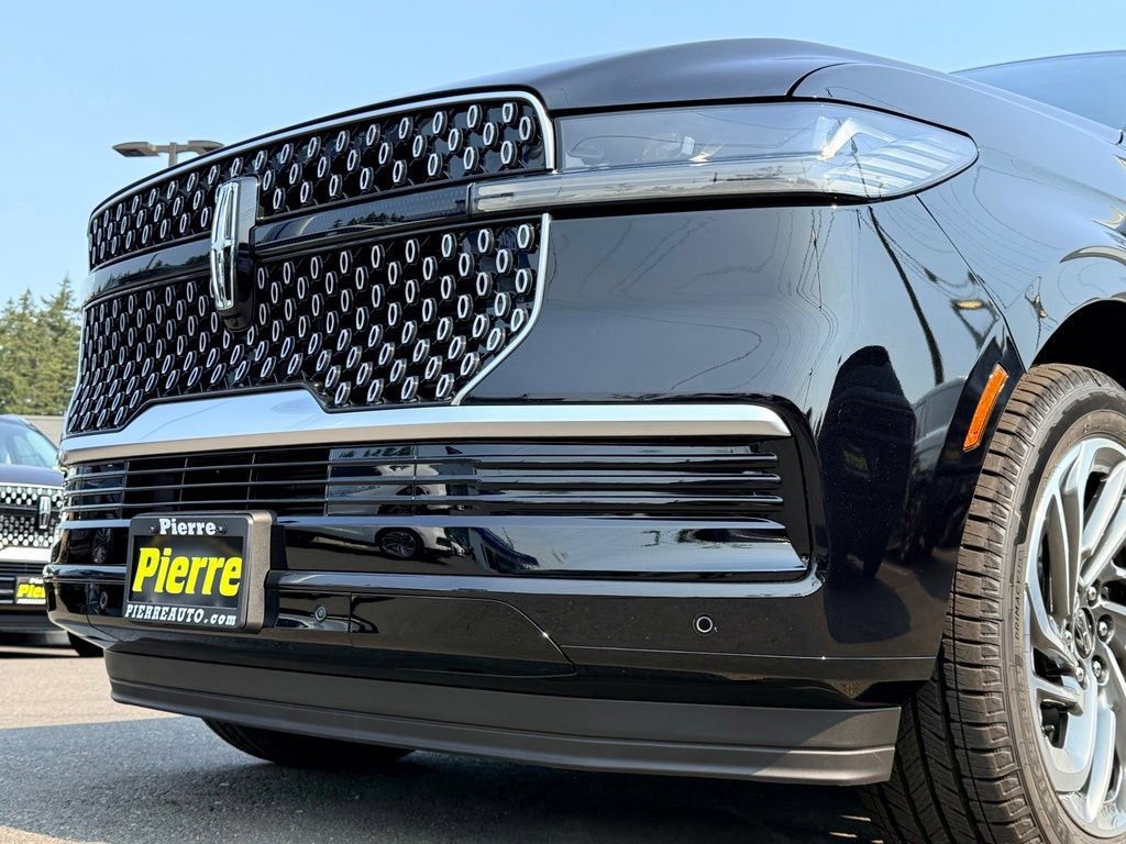 New 2027 Lincoln Navigator Premiere AWD/4WD image 33