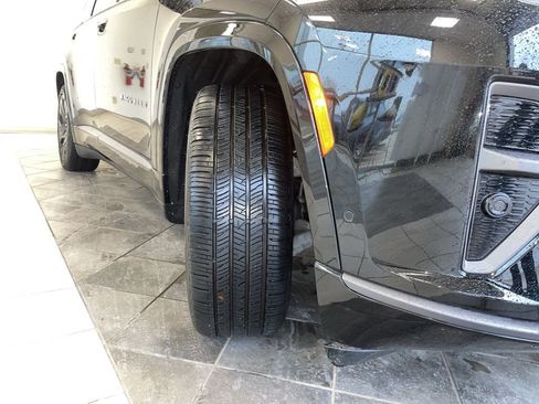 Used 2025 Jeep Wagoneer S Launch Edition image 18