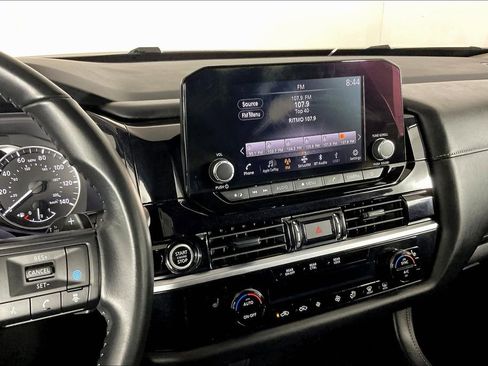 Certified 2024 Nissan Pathfinder SV image 9