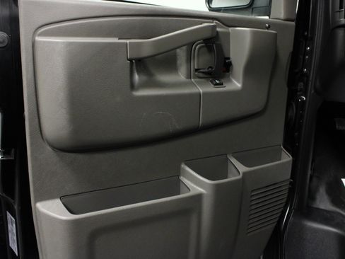 Used 2025 Chevrolet Express 3500 LS RWD image 11