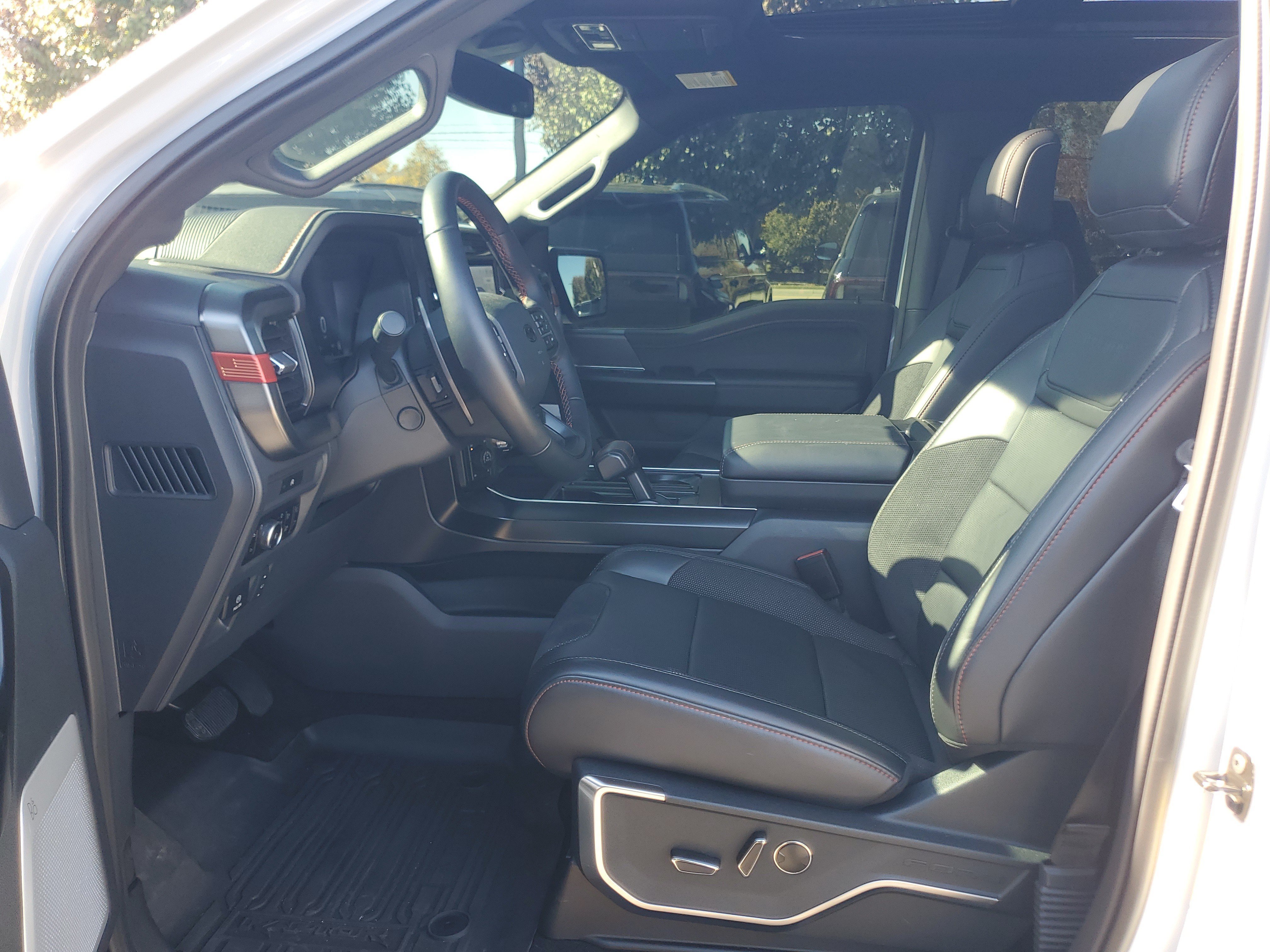Used 2025 Ford F150 Raptor AWD/4WD image 12