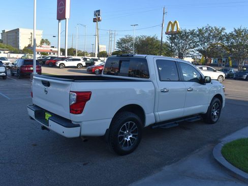 Used 2021 Nissan Titan SV w/ SV Convenience Package AWD/4WD image 14