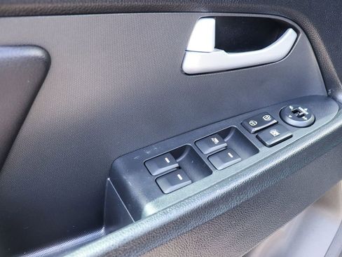 Used 2011 Kia Sportage EX w/ Premium Pkg w/Leather Seats image 37