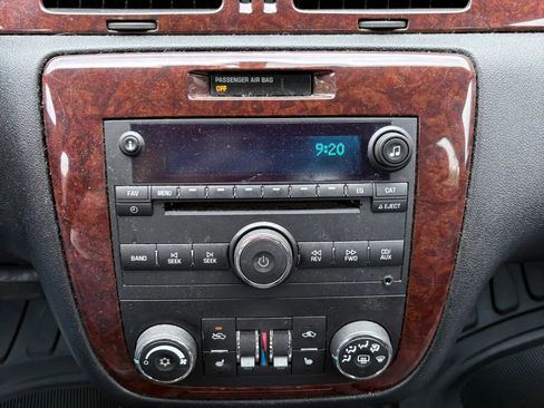 Used 2011 Chevrolet Impala LT w/ Luxury Edition Package FWD image 25