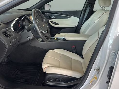 Used 2019 Chevrolet Impala Premier w/ Premier Convenience Package FWD image 5