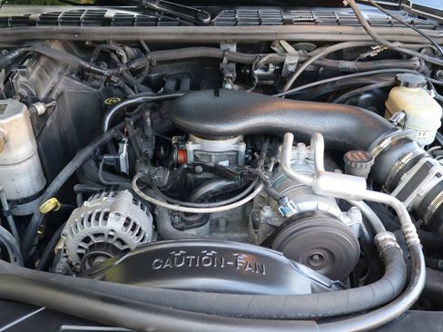 Used 2002 Chevrolet Blazer LS w/ Preferred Equipment Group AWD/4WD image 30