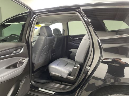 Used 2020 Buick Enclave Essence image 13