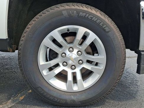 Used 2018 Chevrolet Silverado 1500 LT w/ All Star Edition AWD/4WD image 8