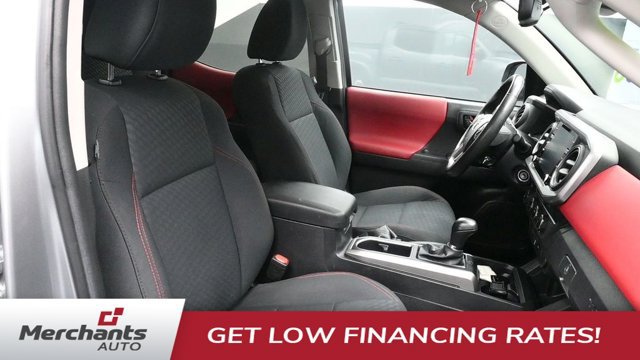 Used 2022 Toyota Tacoma SR5 AWD/4WD image 11