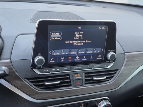 Used 2024 Nissan Altima 2.5 SV image 15