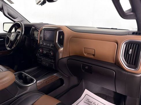 Used 2020 Chevrolet Silverado 1500 High Country w/ Technology Package image 32