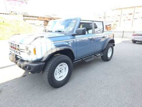 Used 2023 Ford Bronco Heritage Edition image 3