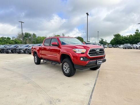 Used 2019 Toyota Tacoma SR5 RWD image 3