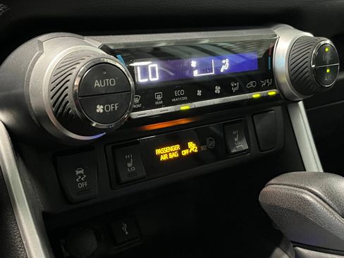 Used 2021 Toyota RAV4 XLE w/ Convenience Package AWD/4WD image 23