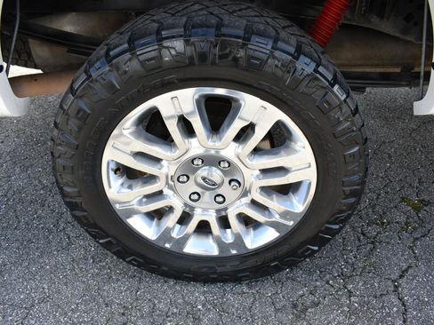 Used 2014 Ford F150 Platinum AWD/4WD image 34