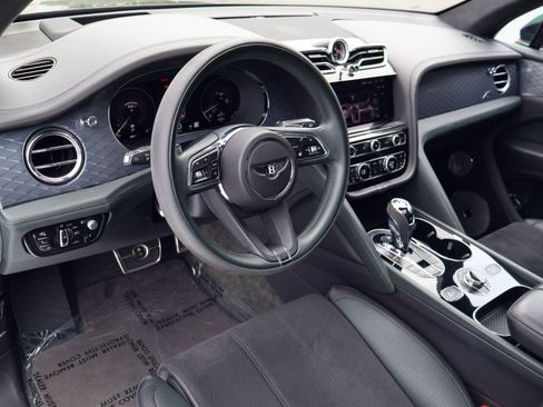 Used 2022 Bentley Bentayga AWD/4WD image 4