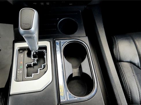 Used 2020 Toyota Tundra Platinum image 28