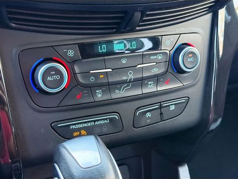 Used 2019 Ford Escape SE FWD image 15