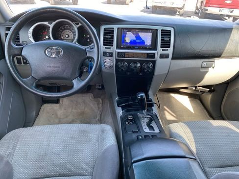 Used 2004 Toyota 4Runner SR5 AWD/4WD image 4
