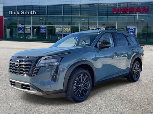 New 2026 Nissan Pathfinder SL image 3