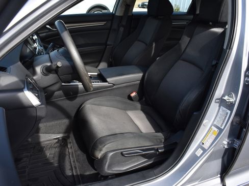 Used 2018 Honda Accord LX image 27
