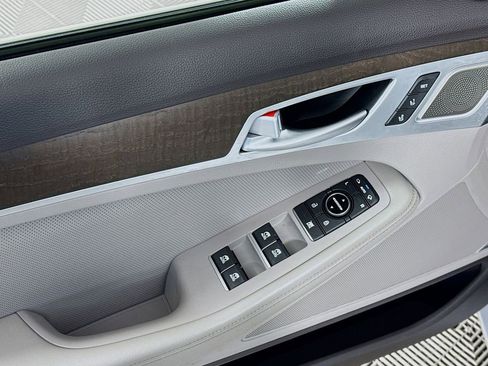 Used 2018 Genesis G80 3.8 w/ Option Group 03 image 18