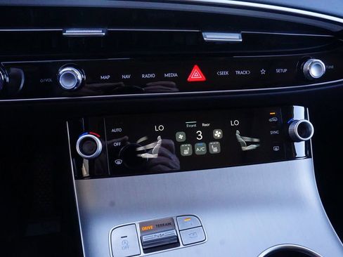 Certified 2026 Genesis GV70 2.5T Select image 10