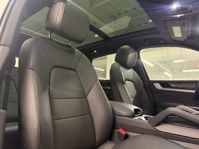Certified 2026 Porsche Cayenne AWD/4WD image 25