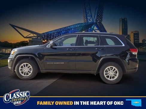 Used 2020 Jeep Grand Cherokee Laredo image 4