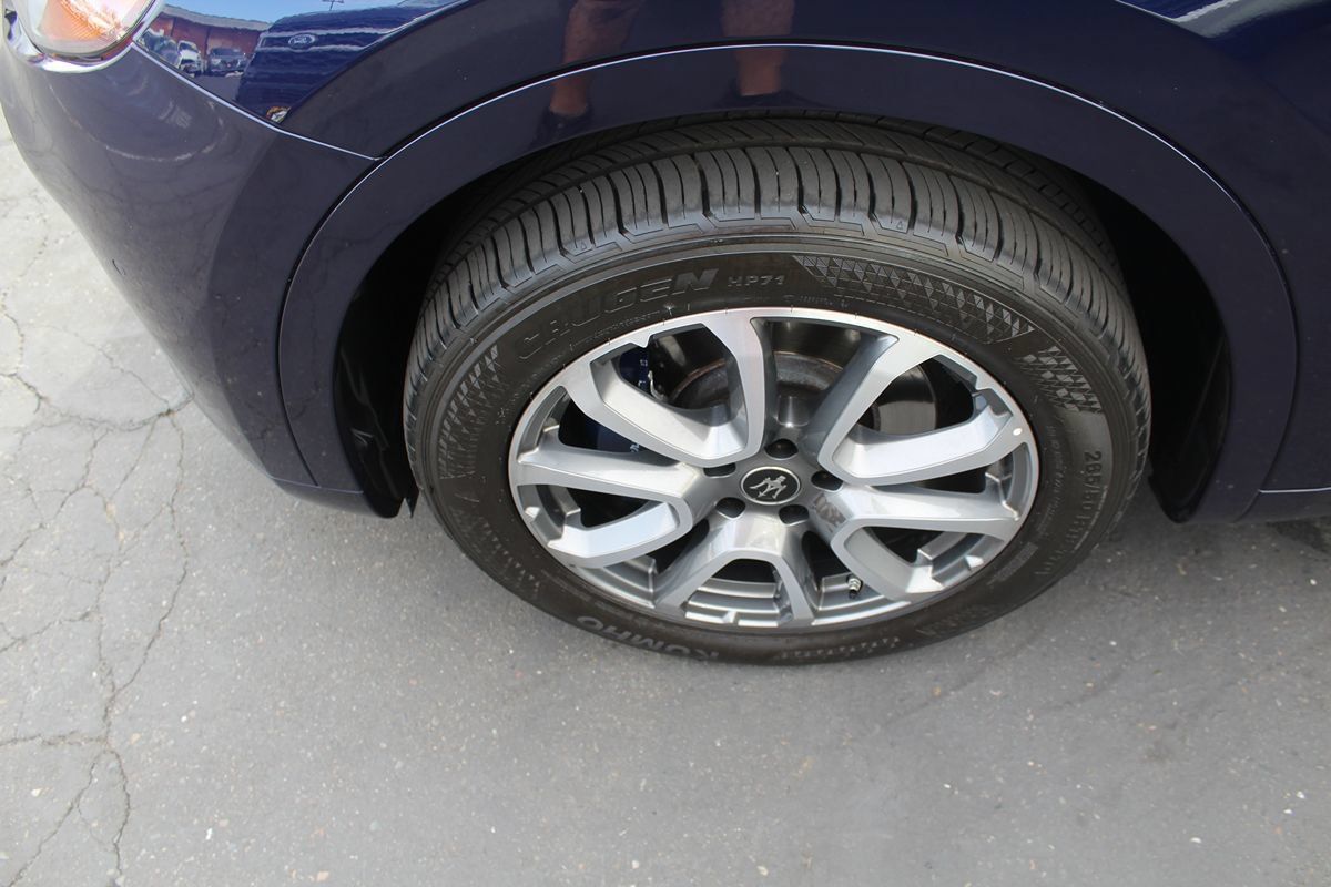 Used 2021 Maserati Levante AWD/4WD image 11