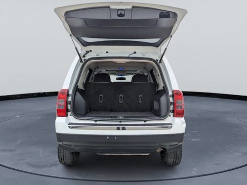 Used 2014 Jeep Patriot Latitude w/ Freedom Edition Package image 8