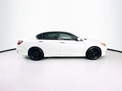 Used 2016 Honda Accord Sport image 10