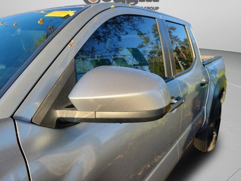 Used 2024 Toyota Tacoma TRD Off-Road image 23