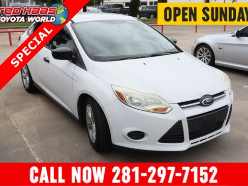 Used 2014 Ford Focus S image 1